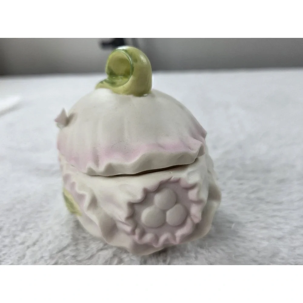 Vintage Taiwan Porcelain Floral Trinket Box Pink Green Flower Cottagecore 3